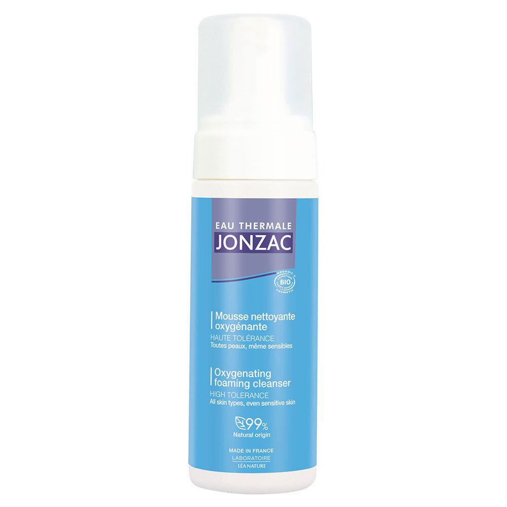 Wit en blauw flesje. Opschrift: Eau Thermale Jonzac, Mousse nettoyante oxygénante, Oxygenating foaming cleanser. 99% natuurlijke oorsprong.