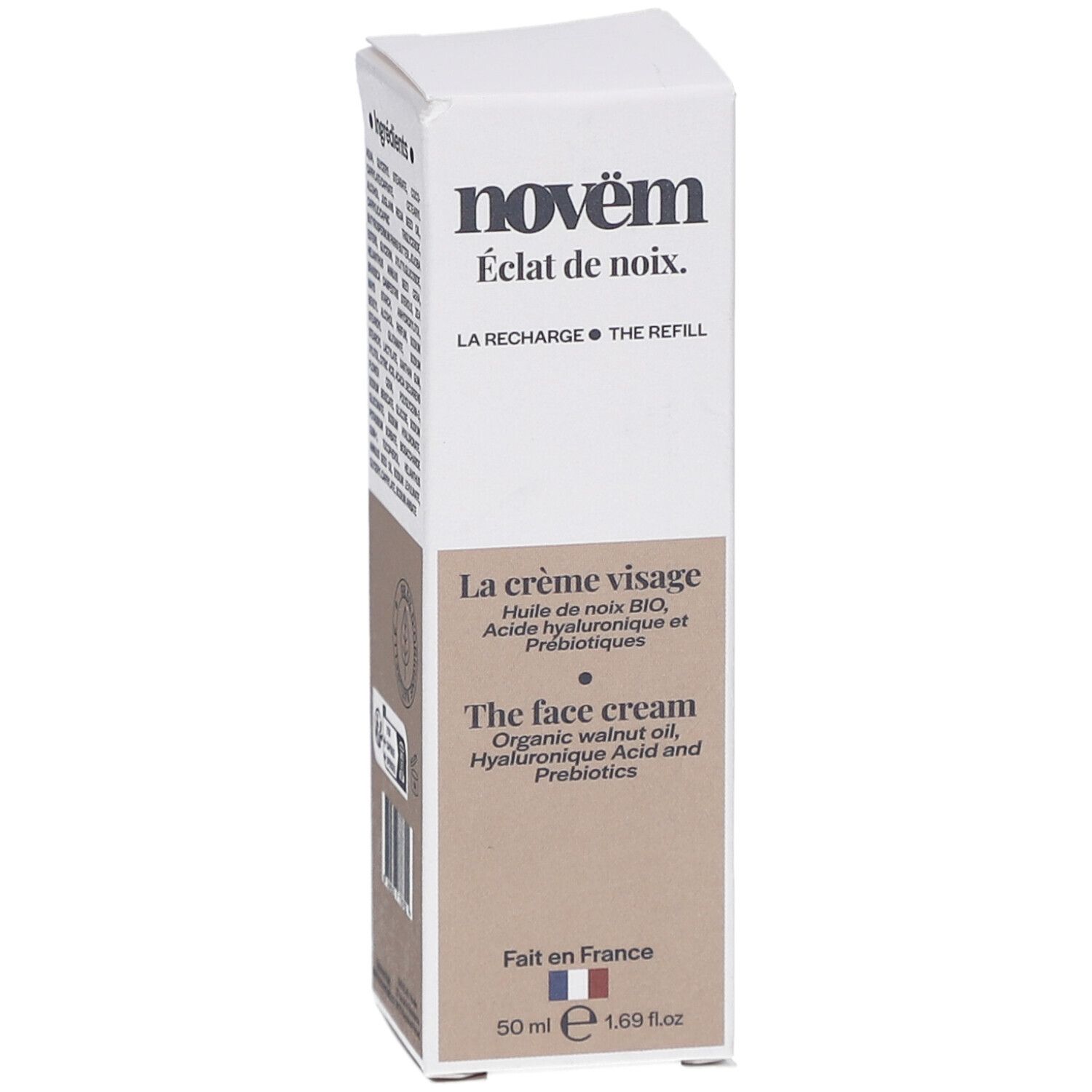 Emballage du produit avec texte. Contient des informations sur le produit. Avec logo et texte.