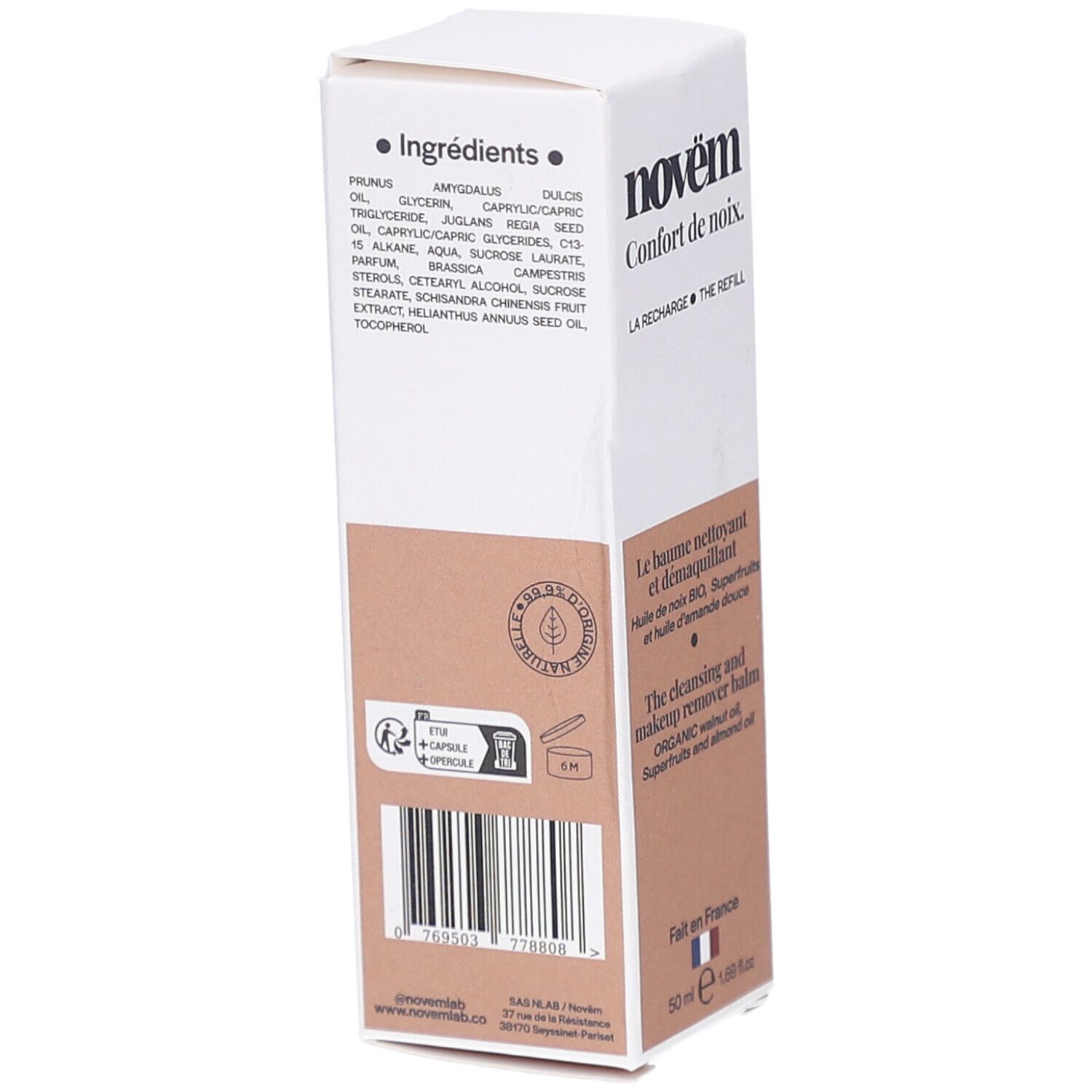 Witte doos met ingrediëntenlijst en barcode. Tekst in het Frans en Engels. Met zegels.