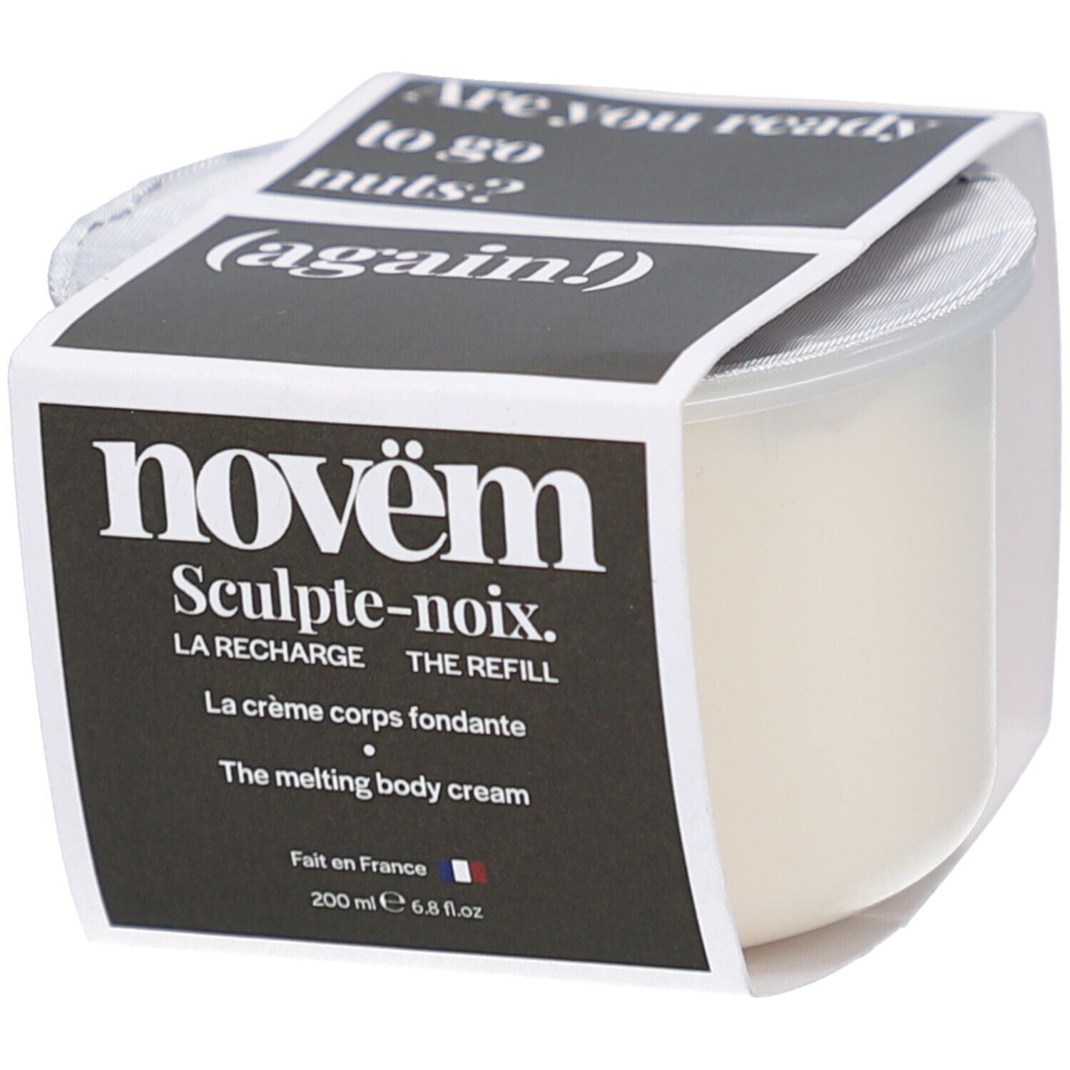 Crèmecontainer met etiket. Etiket met tekst: novëm, Sculpte-noix, La Recharge, The Refill, La crème corps fondante, The melting body cream.