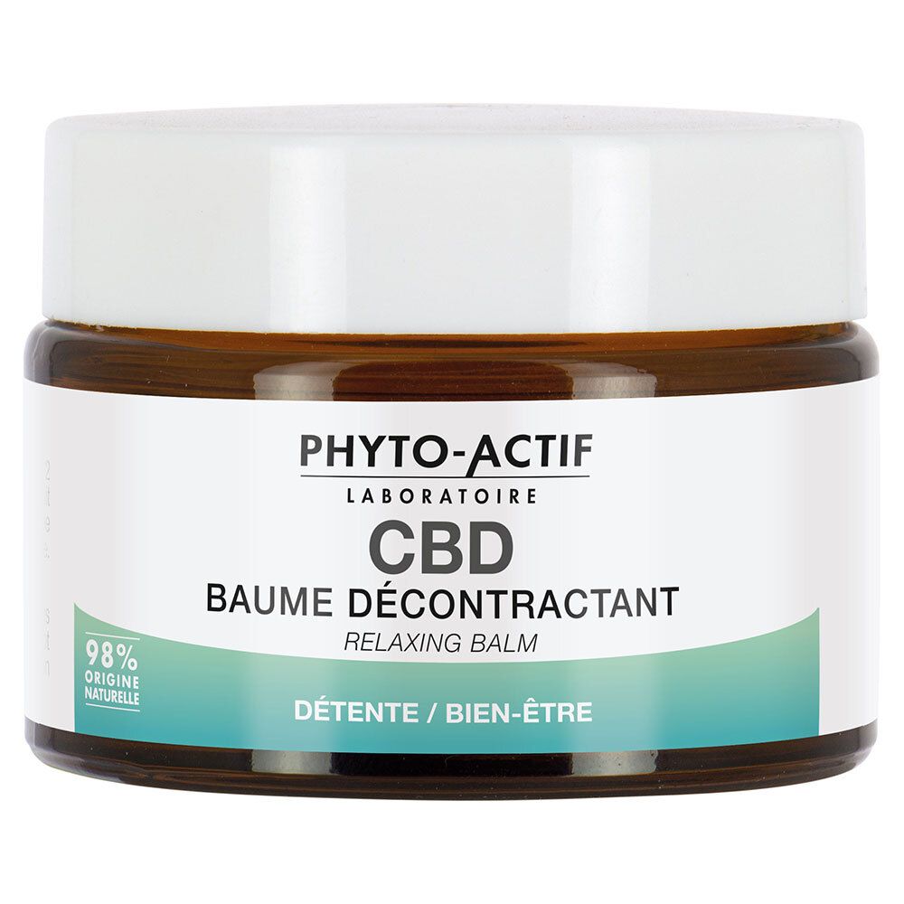 Bruine glazen pot met witte deksel. Opschrift: PHYTO-ACTIF, CBD, Baume Décontractant, Détente/Bien-Être. 98% Origine Naturelle.
