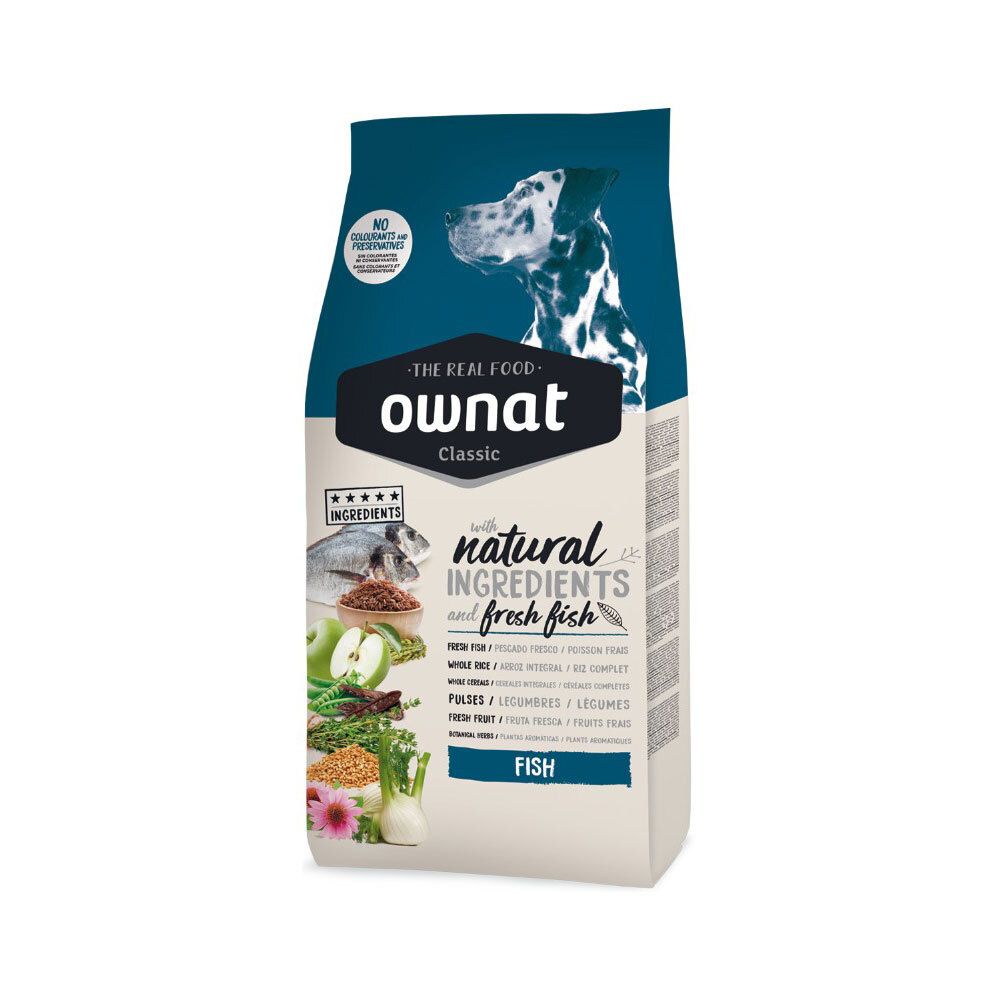 Hondenvoerzak met logo 'Ownat Classic'. Bevat vis, groenten en fruit. Opschrift 'Natural Ingredients and fresh fish'.