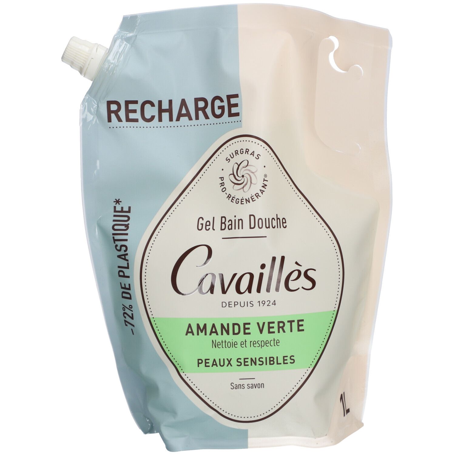 Recharge de gel douche. Emballage bleu clair et blanc. Inscription "RECHARGE" et "-72% DE PLASTIQUE". Logo et nom de la marque.