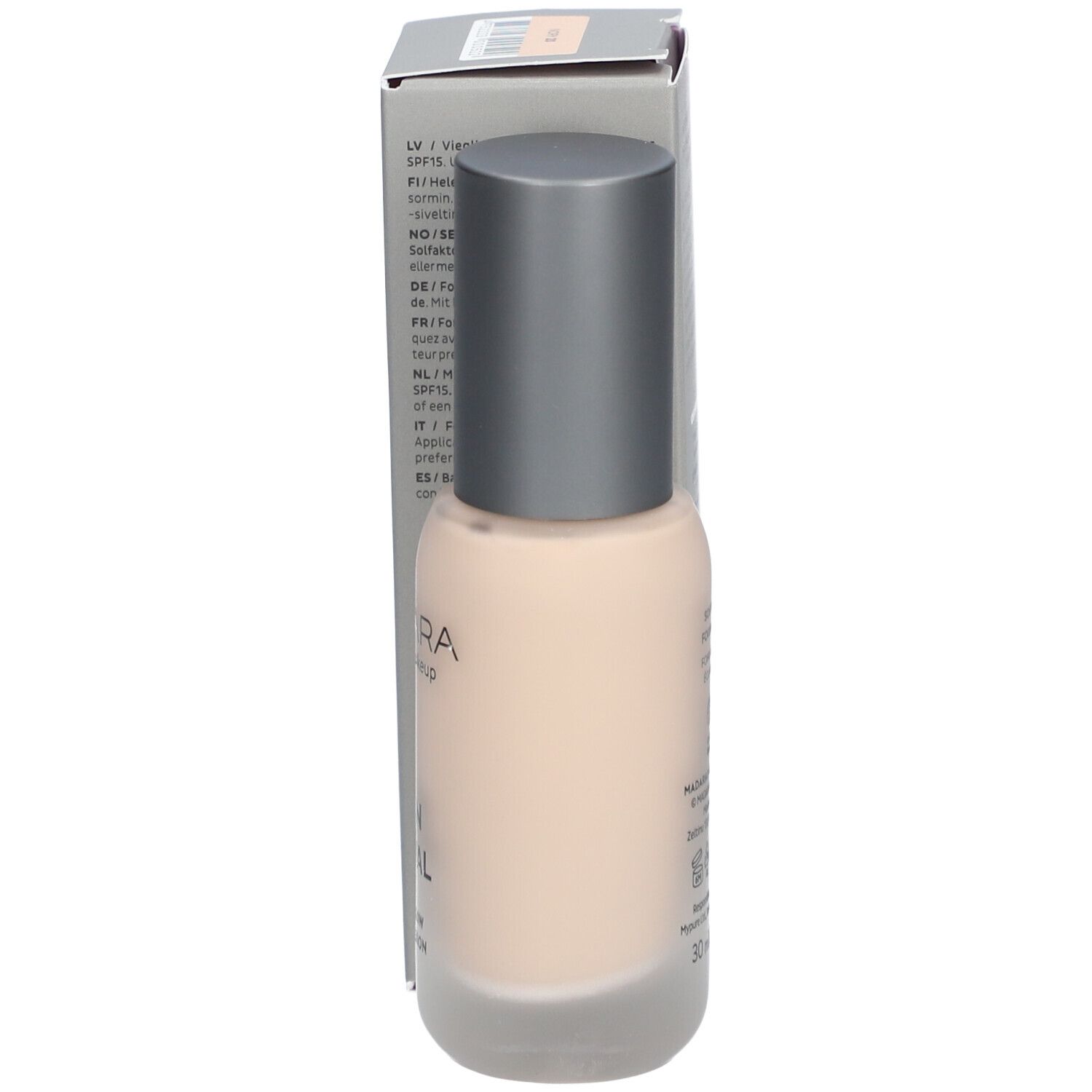Foundationflesje en verpakking. Opschrift: MÁDARA, SKIN EQUAL, SOFT GLOW FOUNDATION, SPF 15. COSMOS NATURAL-certificering.