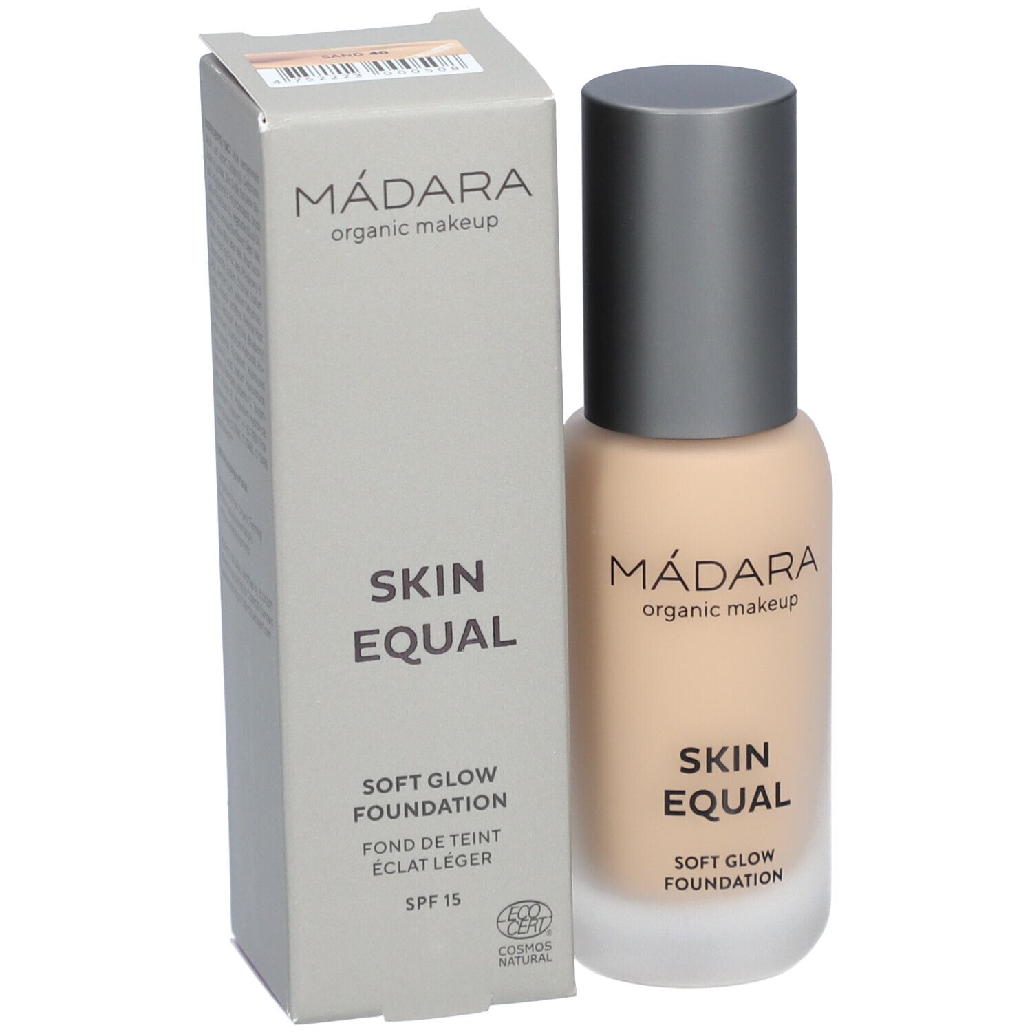 Foundation fles en doos. Opschrift: MÁDARA, SKIN EQUAL, SOFT GLOW FOUNDATION, SPF 15. ECOCERT-logo.
