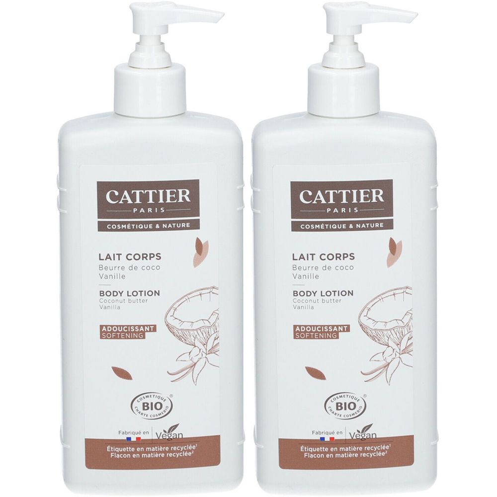 Twee witte flessen met pomp. Opschrift: Cattier Paris, Lait Corps, Beurre de coco, Vanille, Body Lotion, Bio.