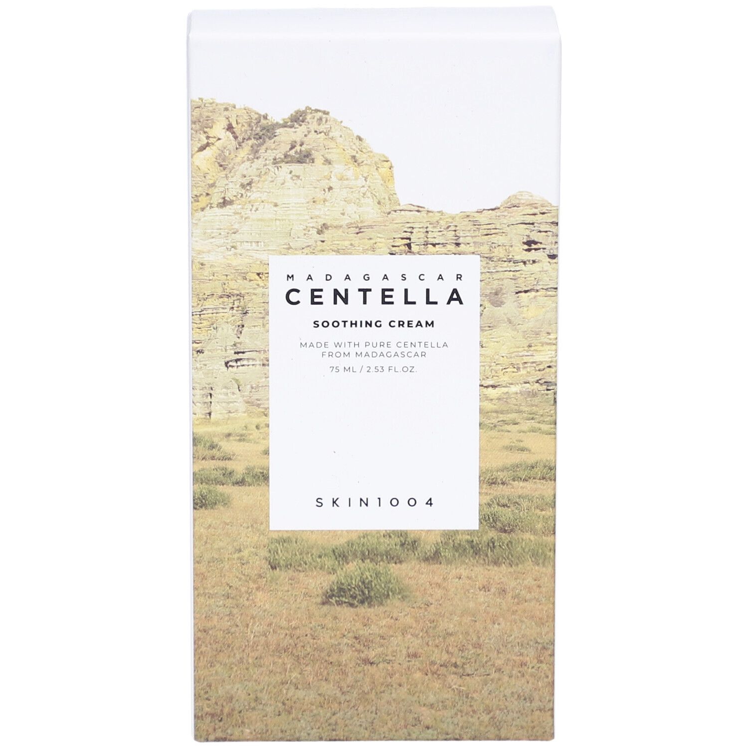 Witte verpakking met productnaam en landschap. Tekst: Centella, Soothing Cream. Merk: SKIN1004.