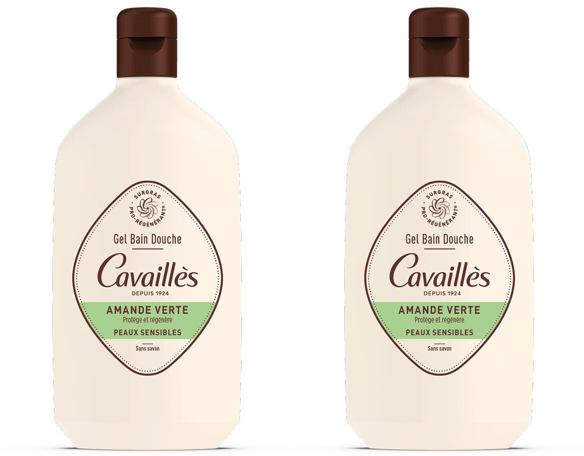 Deux flacons de Rogé Cavaillès Gel Bain Douche Amande Verte. Flacons blancs, bouchon marron, étiquette avec informations produit.