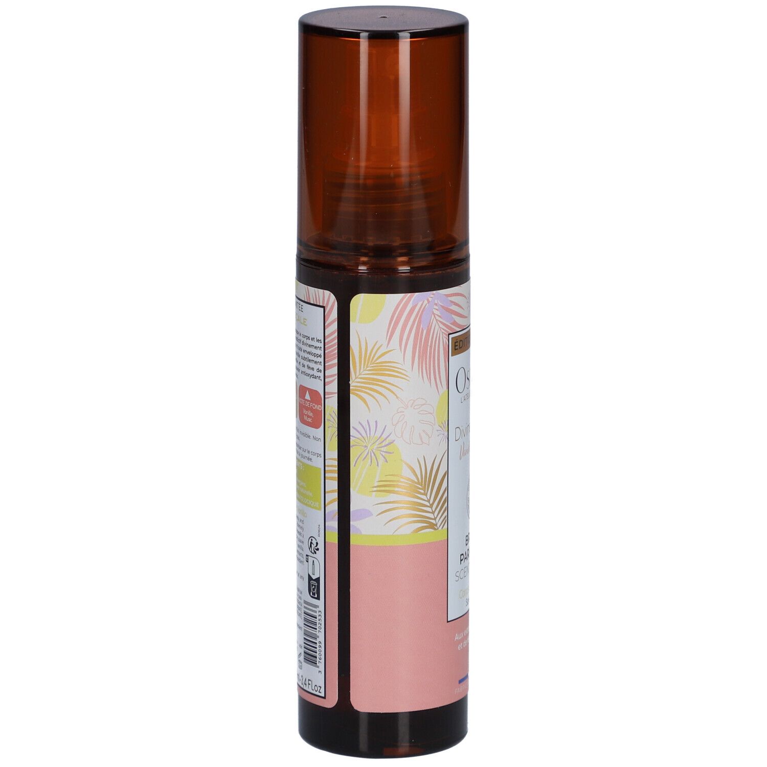 Brume Parfumée, bruine spuitfles. Zijaanzicht met tekst en etiketten. Tekst: OSMAE, Divine Escapade, Brume Parfumée, Scented Mist.
