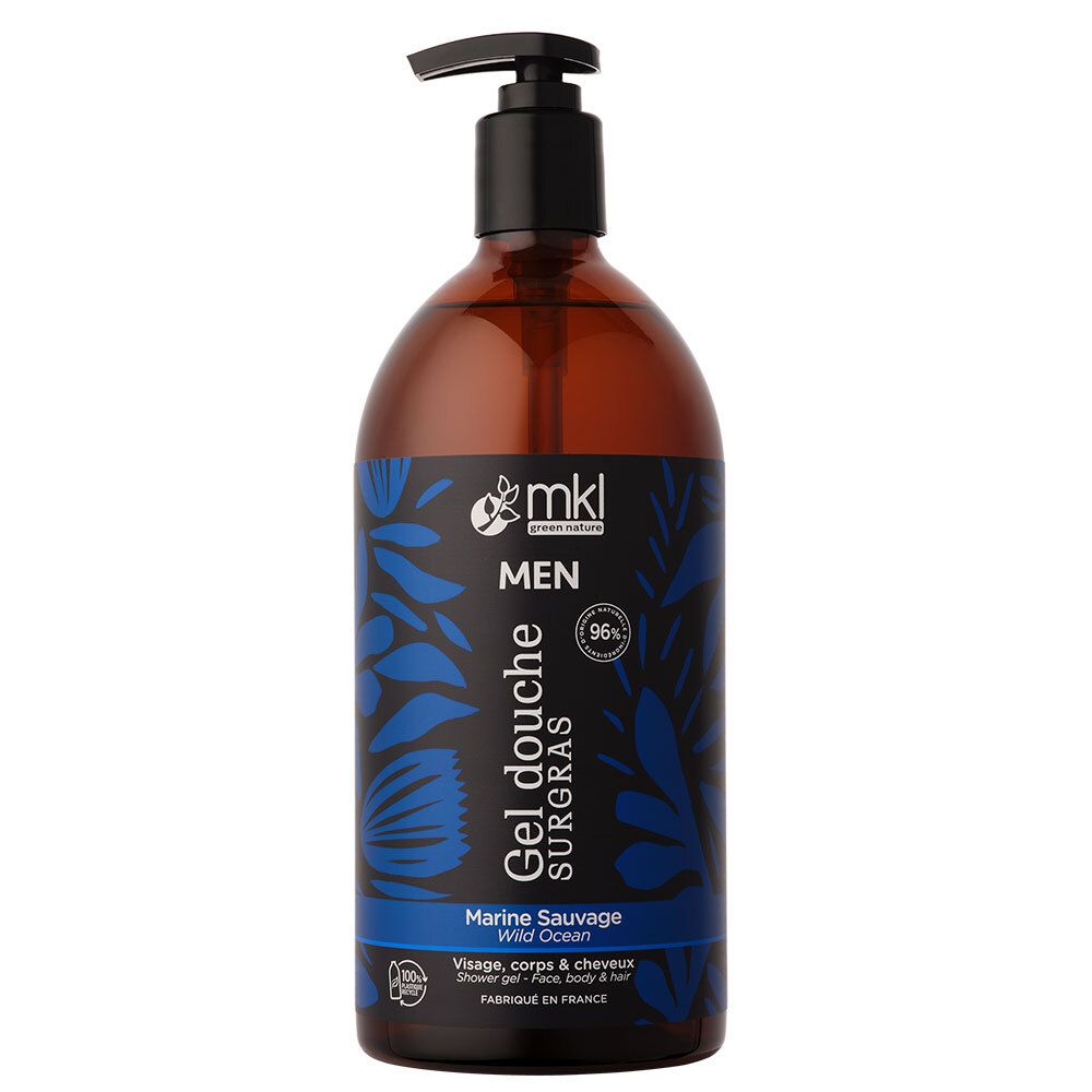 Bruine fles met zwarte pomp. Etiket met blauwe bladeren en tekst: MKL, MEN, Gel douche surgras, Marine Sauvage.