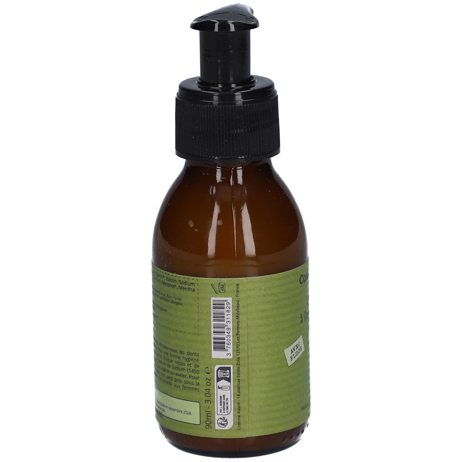 Flacon brun avec pompe noire. Étiquette verte avec texte. Inscription: 90ml - 3.03 oz e. Code QR et autres informations.