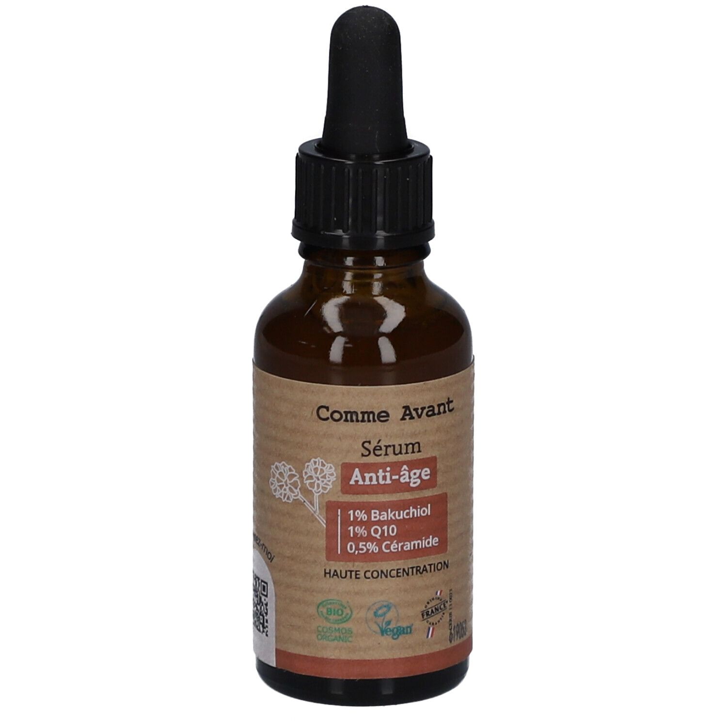 Bruine glazen fles met zwarte druppelaar. Etiket met productnaam, « Sérum Anti-Âge » en ingrediënten. Vegan-label.