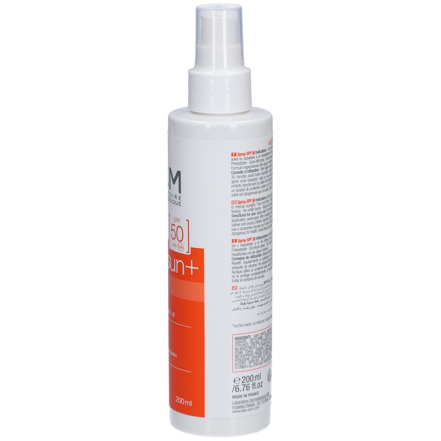 Witte zonnebrandspray met tekst op de achterkant. Merk: ACM. Met sproeikop.