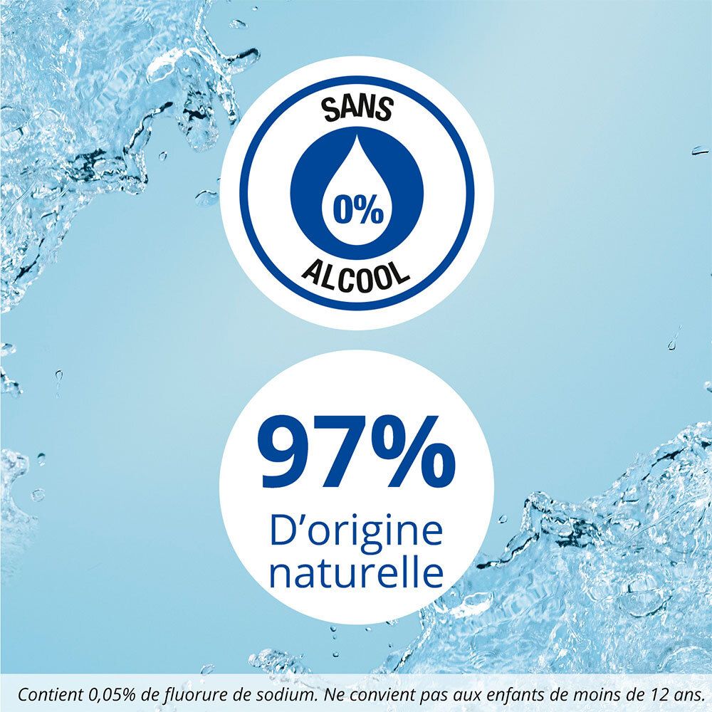Blauwe achtergrond met tekst: 0% alcohol, 97% van natuurlijke oorsprong.