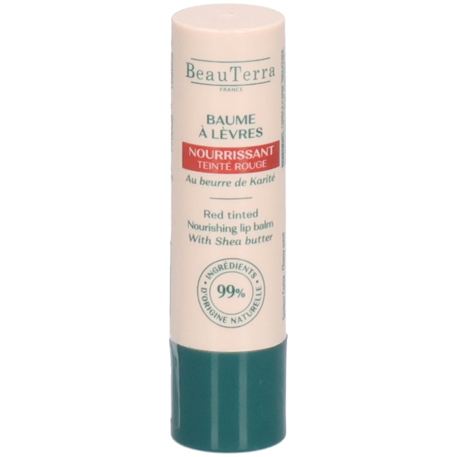 Bâton de baume à lèvres. Étui beige et vert. Inscription: Baume à Lèvres, Nourrissant Teinte Rouge, Au beurre de Karité. Ingrédients 99% naturels.