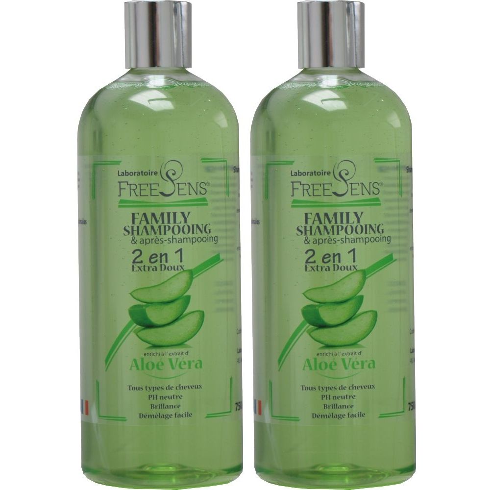 Deux flacons de shampooing verts avec bouchons argentés. Inscription: FREE SENS FAMILY SHAMPOOING 2 en 1 Aloe Vera. Pour tous types de cheveux.