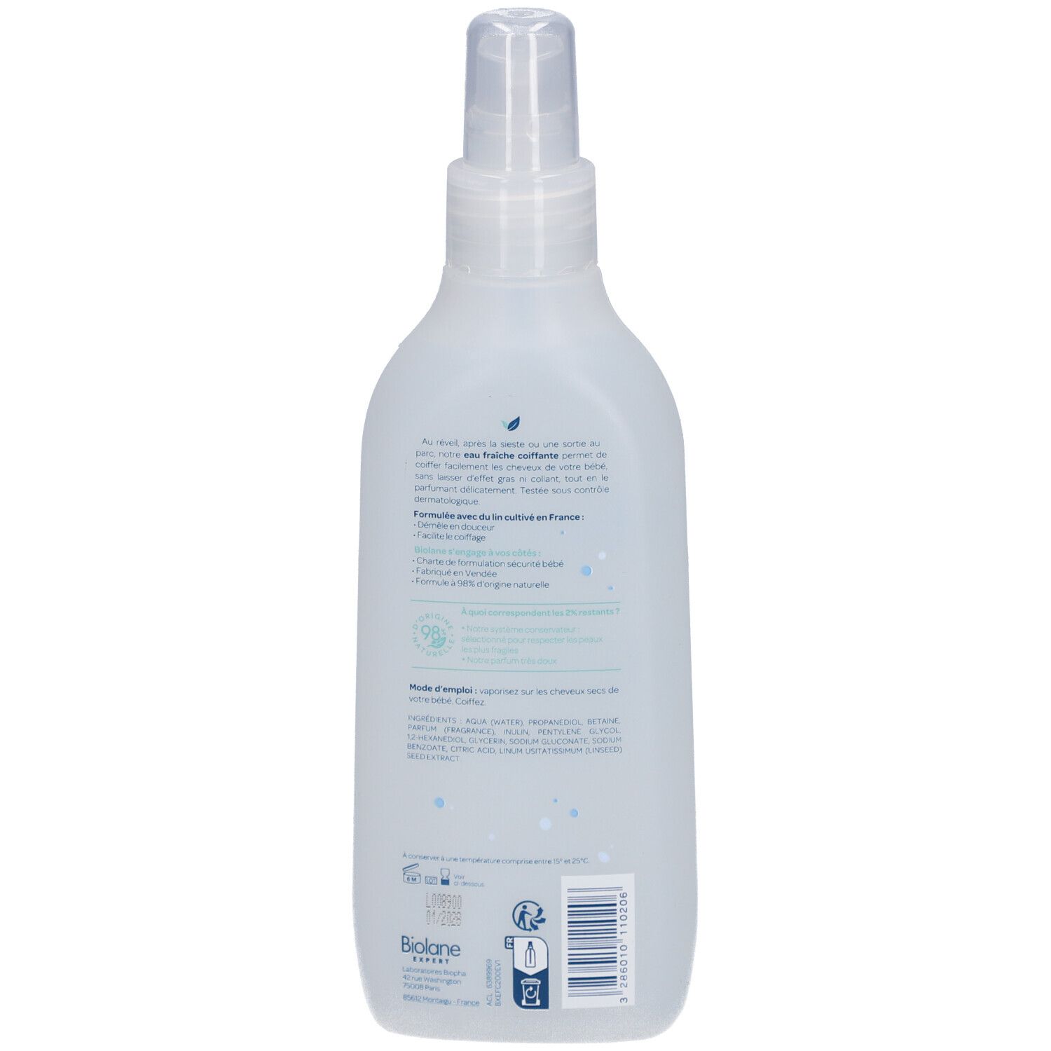Achterkant van de Biolane Expert Eau Fraîche Coiffante fles. Tekst en logo op het etiket. Lichtblauwe vloeistof zichtbaar.