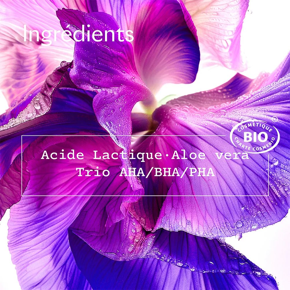 Gros plan d'une fleur violette avec texte: Acide Lactique, Aloe vera, Trio AHA/BHA/PHA, Cosmetique Bio.