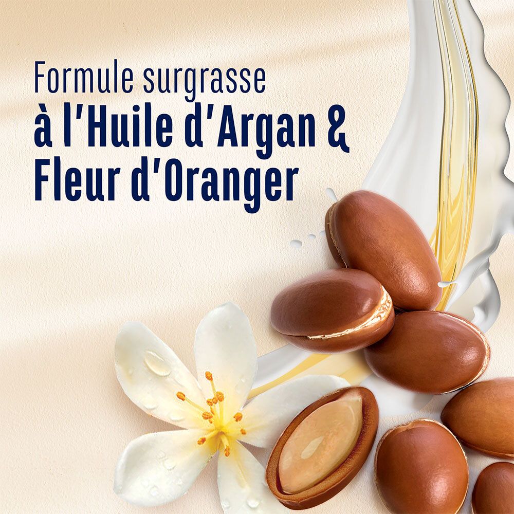 Close-up van argan en oranjebloesem. Tekst: Formule surgrasse à l'Huile d'Argan & Fleur d'Oranger.