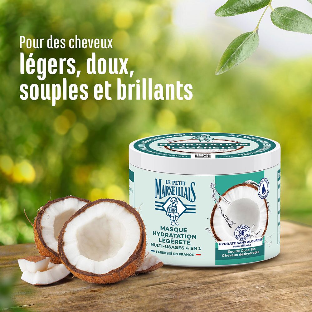 Pot en stukjes kokosnoot. Tekst: Pour des cheveux légers, doux, souples et brillants.