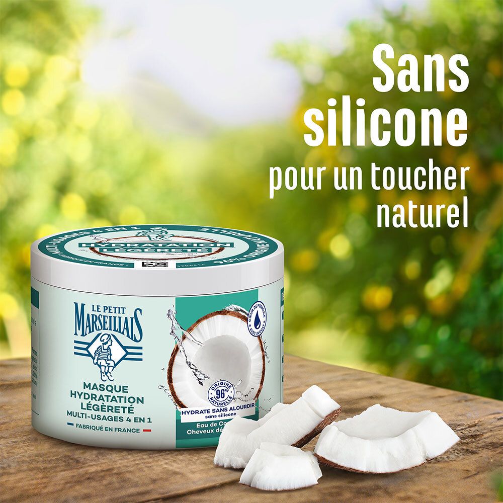 Pot en stukjes kokosnoot. Tekst: Sans silicone pour un toucher naturel.