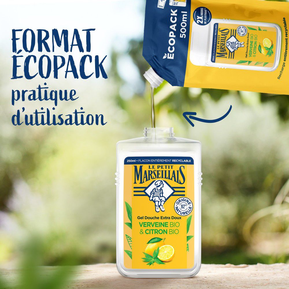 Gel Douche versé dans un flacon vide. Format Ecopack. Informations produit sur le flacon.