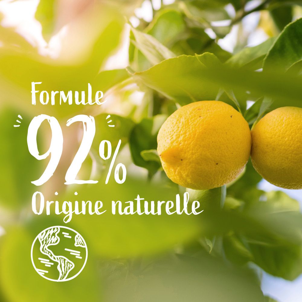Citrons et feuilles. Texte: Formule 92% Origine naturelle. Logo: Globe terrestre.