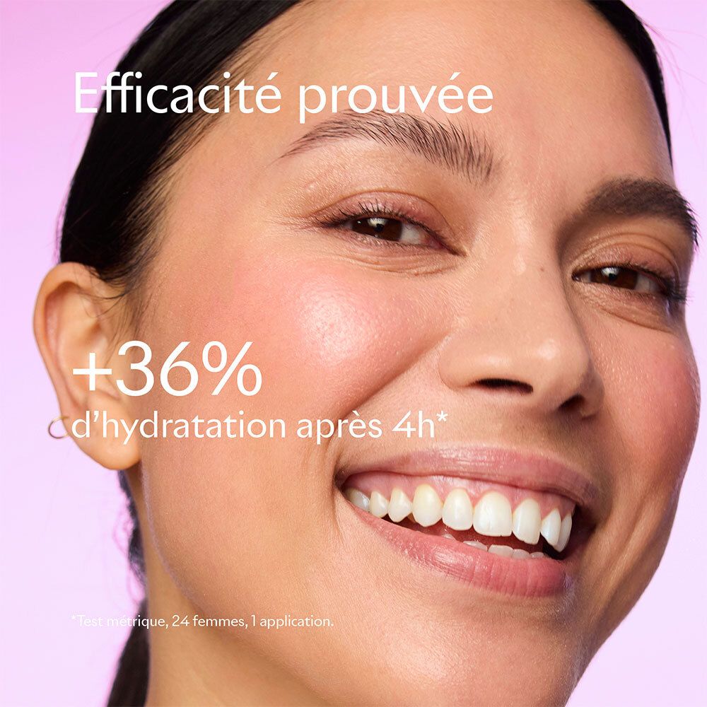 Lachende vrouw met stralende huid, tekst: "Bewezen effectiviteit +36% hydratatie".