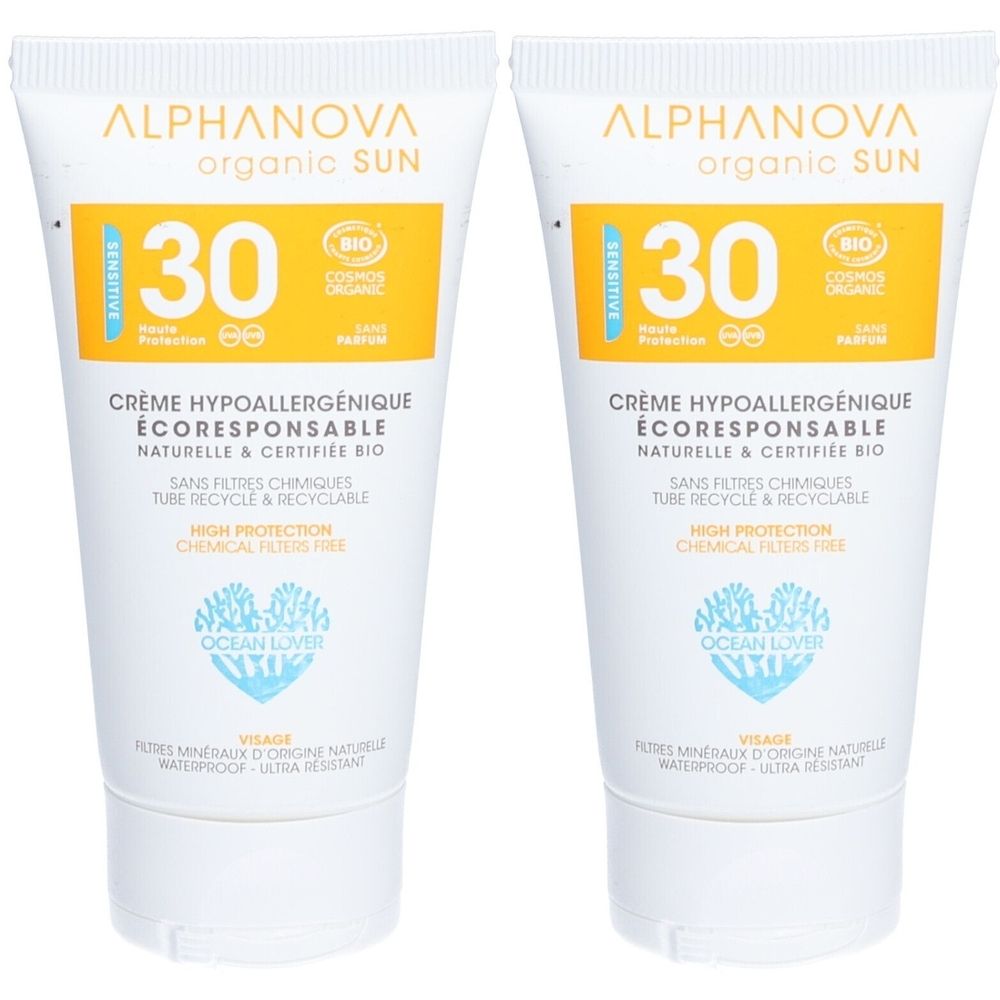 Deux tubes de crème solaire. Inscription: Alphanova organic SUN, SPF 30, hypoallergénique, certifié bio. Tube blanc avec accents jaunes.