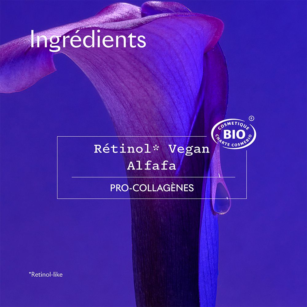 Close-up van een paarse bloem. Tekst: Ingrediënten, Retinol Vegan, Alfalfa, Pro-collagènes. Bio-certificering.