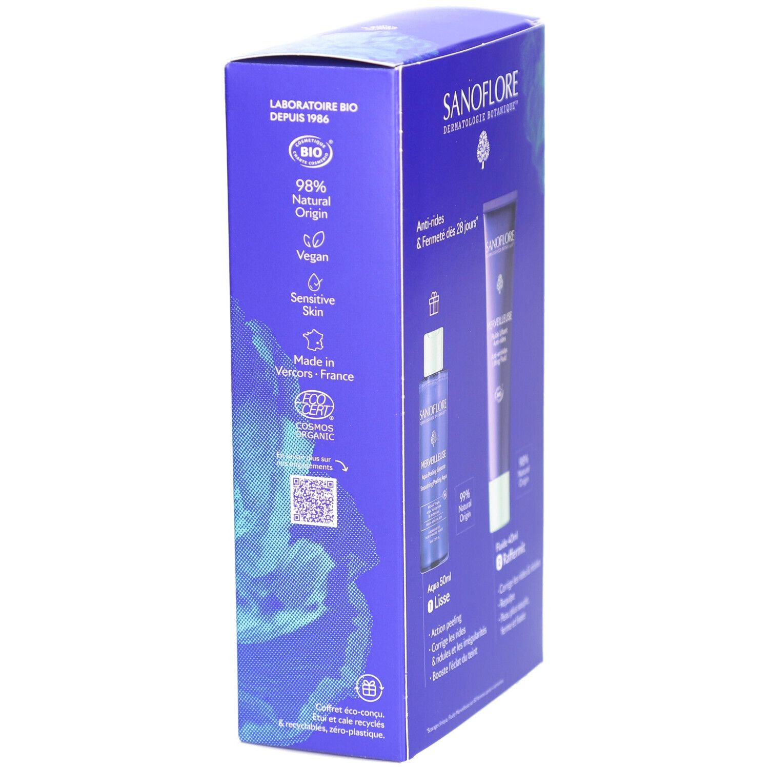 Vue latérale du coffret cadeau. Affiche des informations sur les ingrédients et les certifications. Inscription: SANOFLORE, BIO.