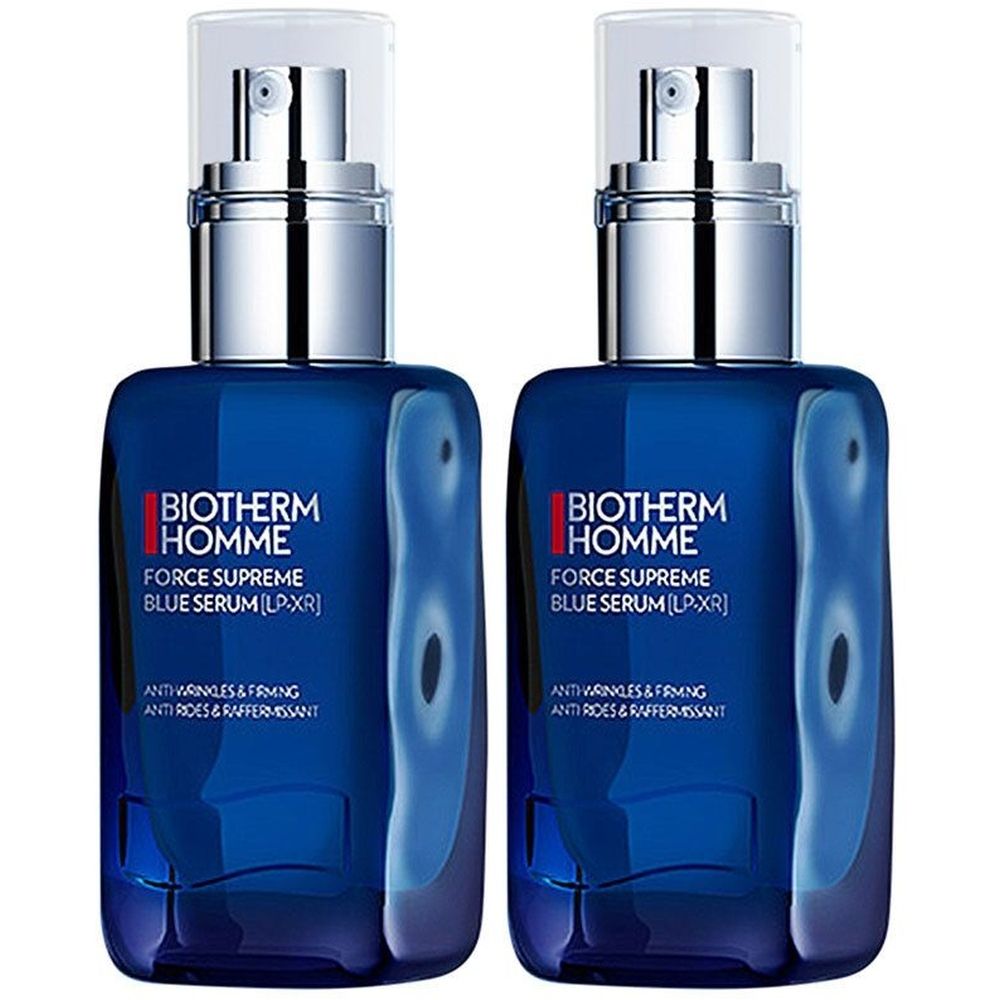 Twee blauwe serumflessen. Opschrift: Biotherm Homme, Force Supreme Blue Serum. Met zilverkleurige pomp en transparante dop.