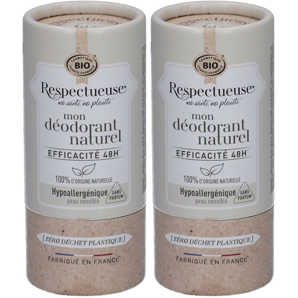 Twee cilindrische deodorantverpakkingen. Opschrift: Respectueuse, mon déodorant naturel, 48H effectief, hypoallergeen, zonder parfum.