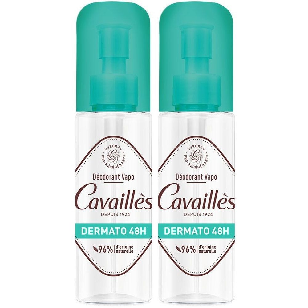 Deux vaporisateurs de déodorant avec bouchons verts. Inscriptions: Cavaillès, Dermato 48H, 96% d'origine naturelle.