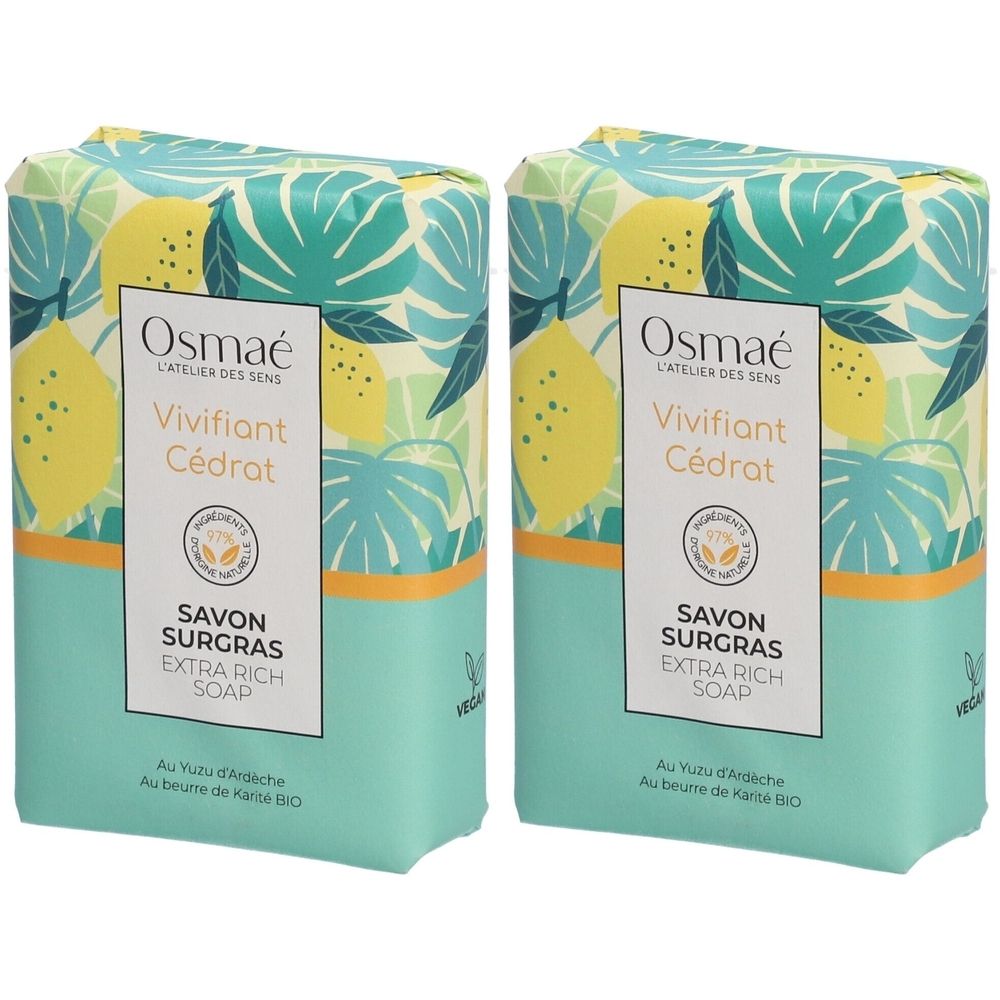 Deux savons rectangulaires avec motifs floraux et inscriptions. Marque Osmaé, Vivifiant Cédrat, Savon surgras. Emballage vert et jaune.