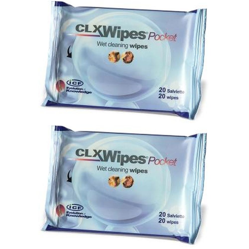 Deux paquets de lingettes humides CLX Wipes Pocket. Chaque paquet contient 20 lingettes. Inscription : Wet cleaning wipes.