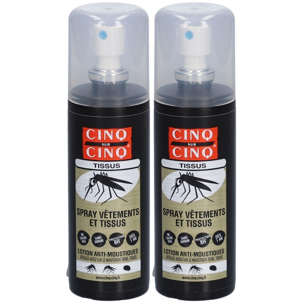 Deux flacons noirs avec vaporisateur blanc. Inscription: CINQ SUR CINQ, Spray Vêtements et Tissus, Lotion Anti-Moustiques.