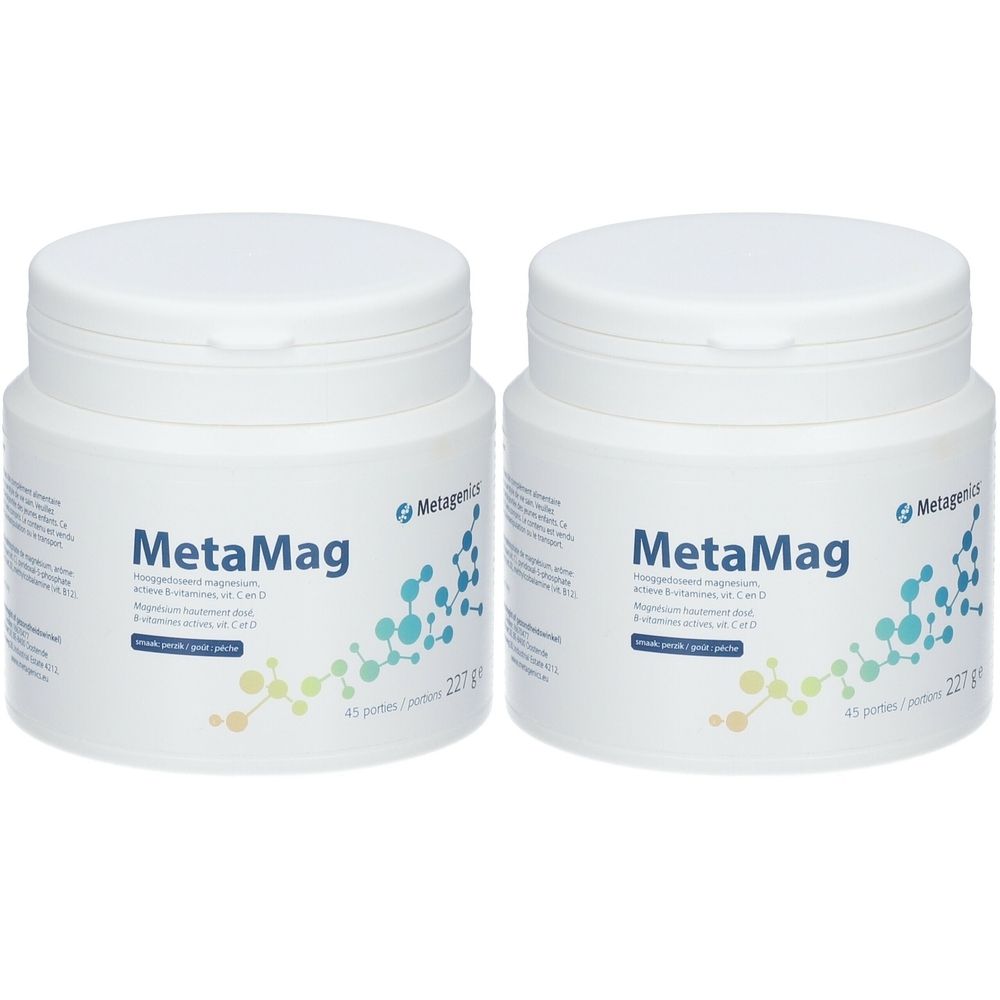 Twee witte potten met deksels. Opschrift MetaMag, Metagenics logo en productinformatie. 45 porties, 227 g.