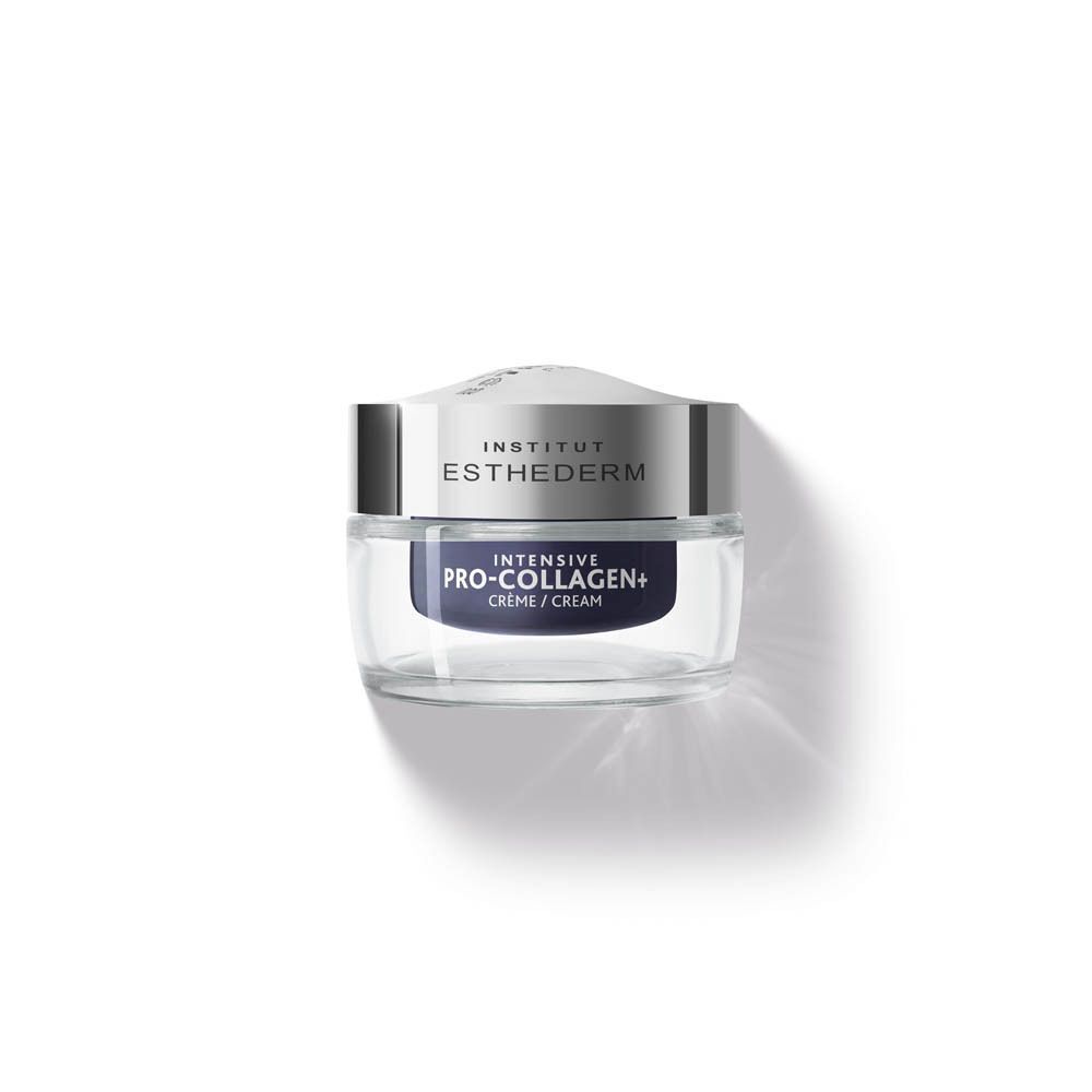 Un pot INSTITUT ESTHEDERM INTENSIVE PRO-COLLAGEN+ CRÈME. Pot transparent avec couvercle argenté. Texte: PRO-COLLAGEN+ CRÈME.