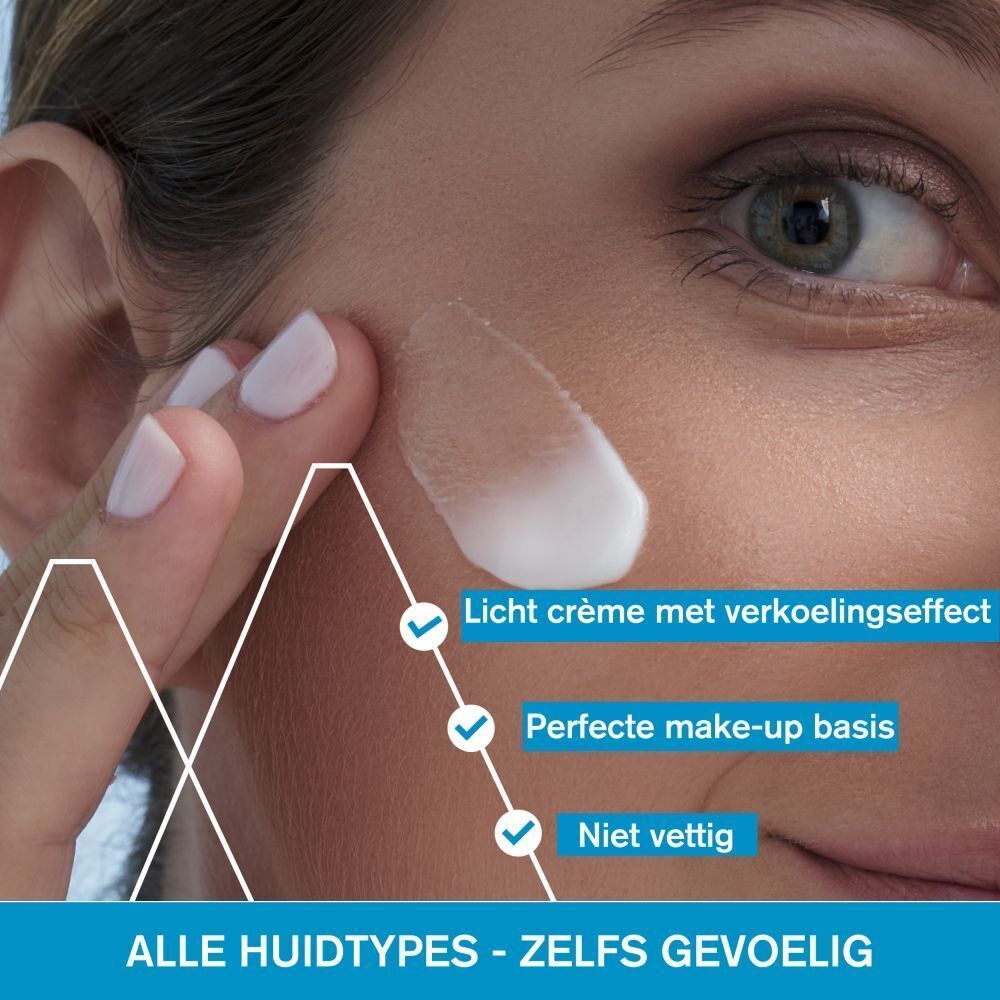 Gezicht met crème. Tekst: Licht crème met verkoelingseffect, Perfecte make-up basis, Niet vettig. Alle huidtypes.