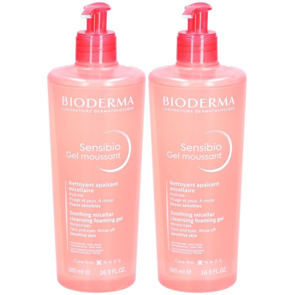 Deux flacons roses avec pompe doseuse. Inscription: Bioderma Sensibio Gel moussant. Texte en français et anglais.