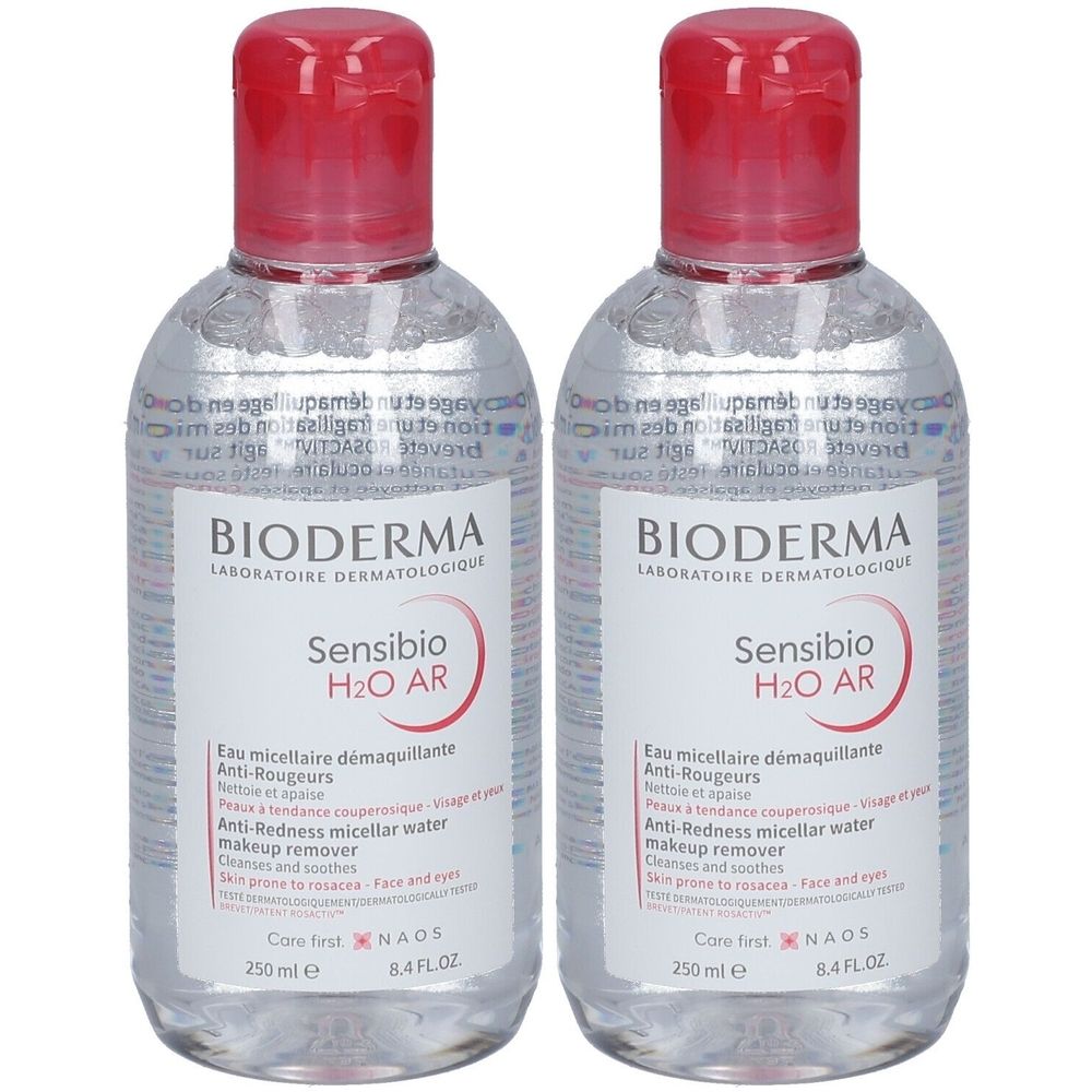 Twee flessen BIODERMA Sensibio H2O AR. Heldere vloeistof, rode dop, wit etiket met tekst.
