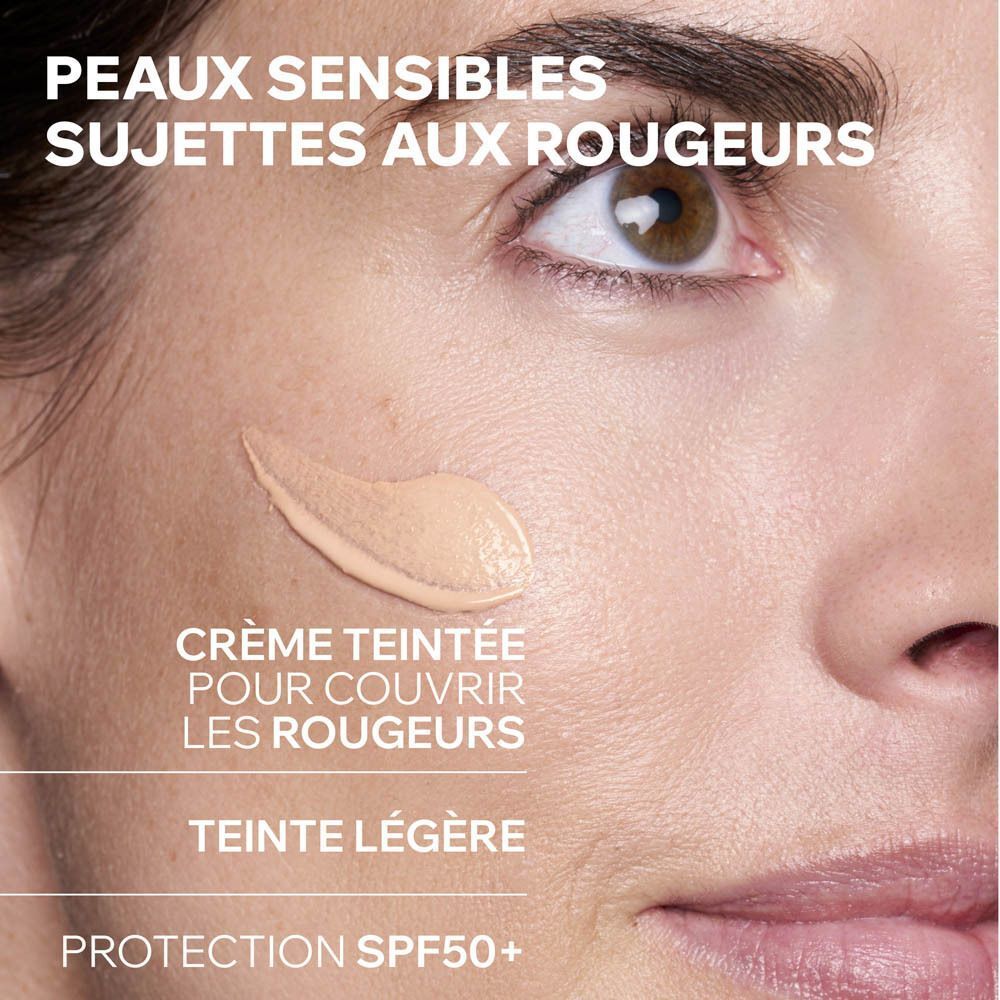 Peau avec crème. La crème couvre les rougeurs et unifie le teint. Protection UVA/UVB.