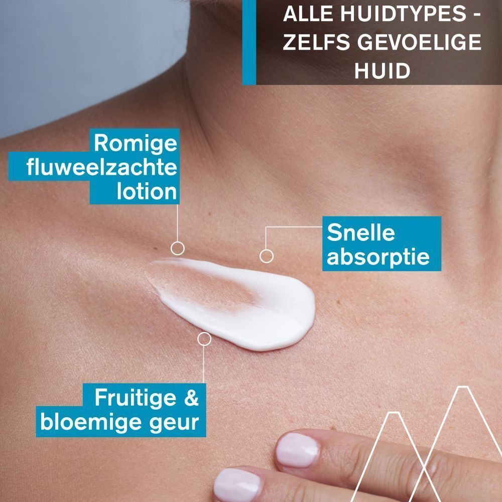 Tekst op huid: Romige, fluweelzachte lotion, snelle absorptie, fruitige & bloemige geur.