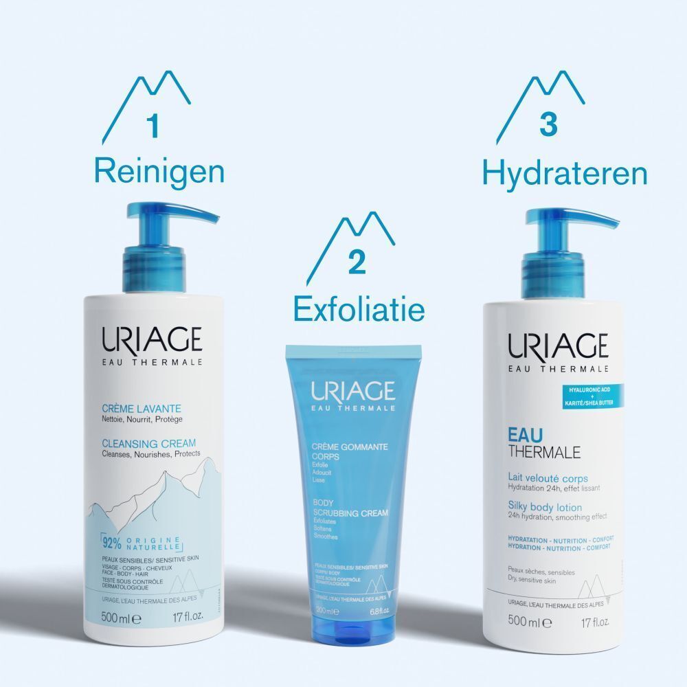 Drie producten: Reinigen, Exfoliëren, Hydrateren. Uriage producten met blauwe pomp en tube.