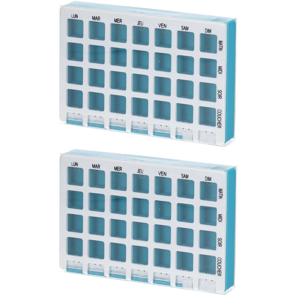 Twee witte pillendoosjes met blauwe accenten. Elk doosje heeft 28 vakjes, gemarkeerd met dagen en tijdstippen.