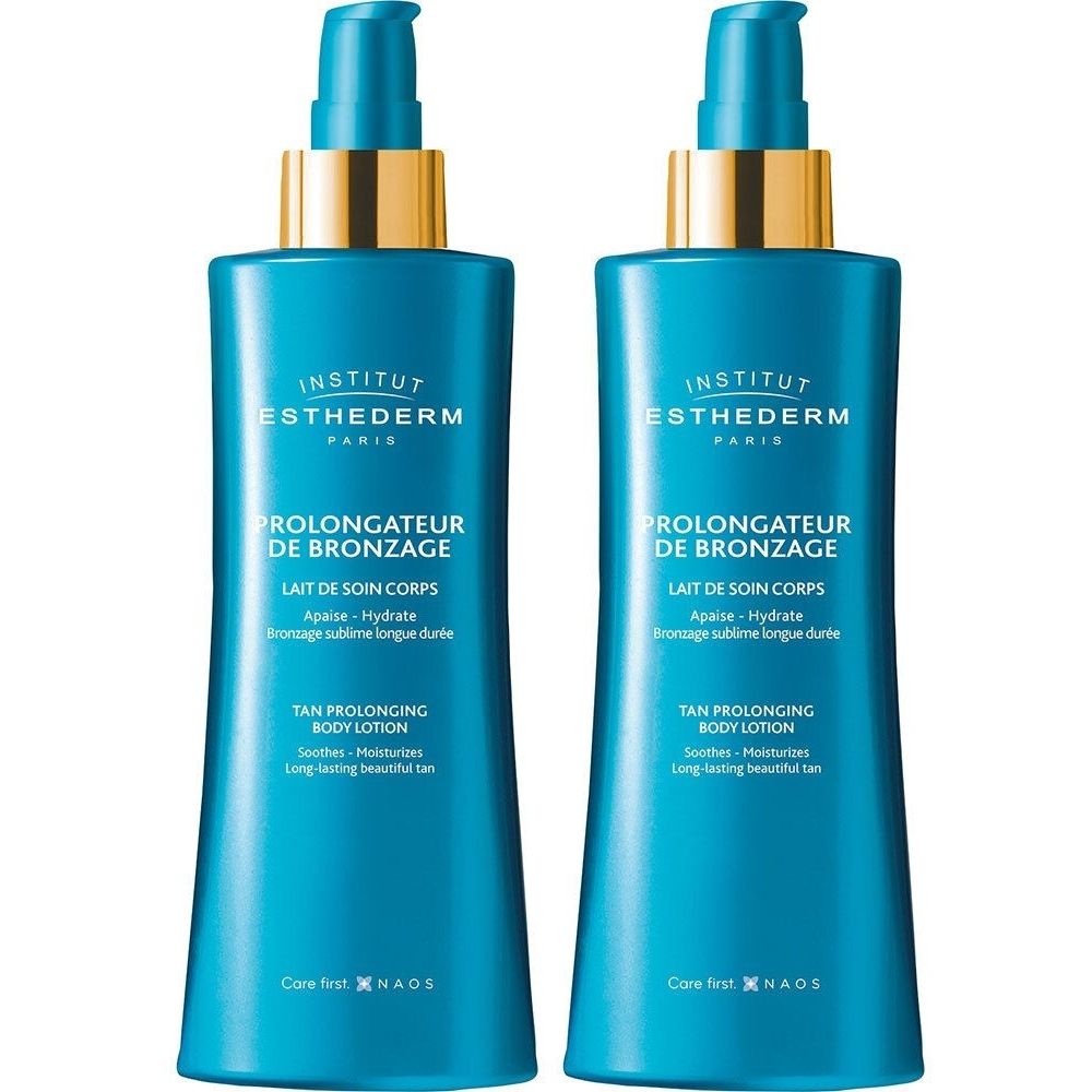 Twee blauwe flessen met gouden pompkop. Opschrift: Institut Esthederm, Prolongateur de Bronzage, Lait de Soin Corps.