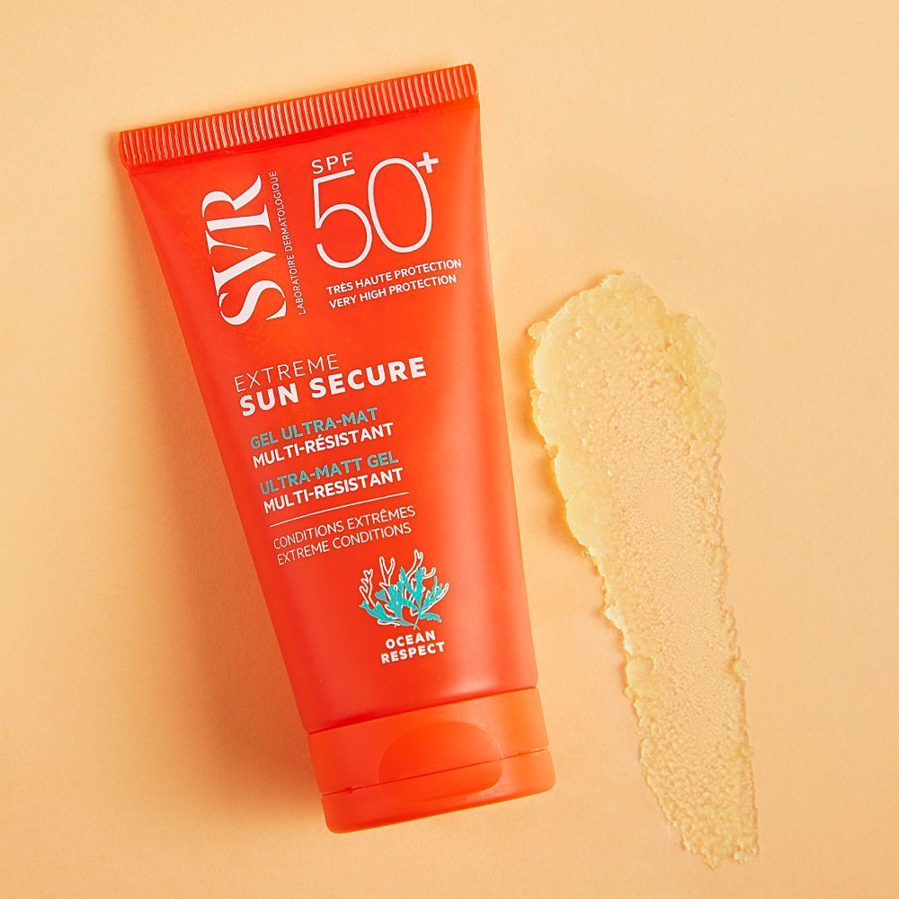 Deux tubes de SVR Sun Secure Extreme SPF 50+. Tubes orange avec texte blanc. Inscription : Extreme Sun Secure, Gel Ultra-Mat.
