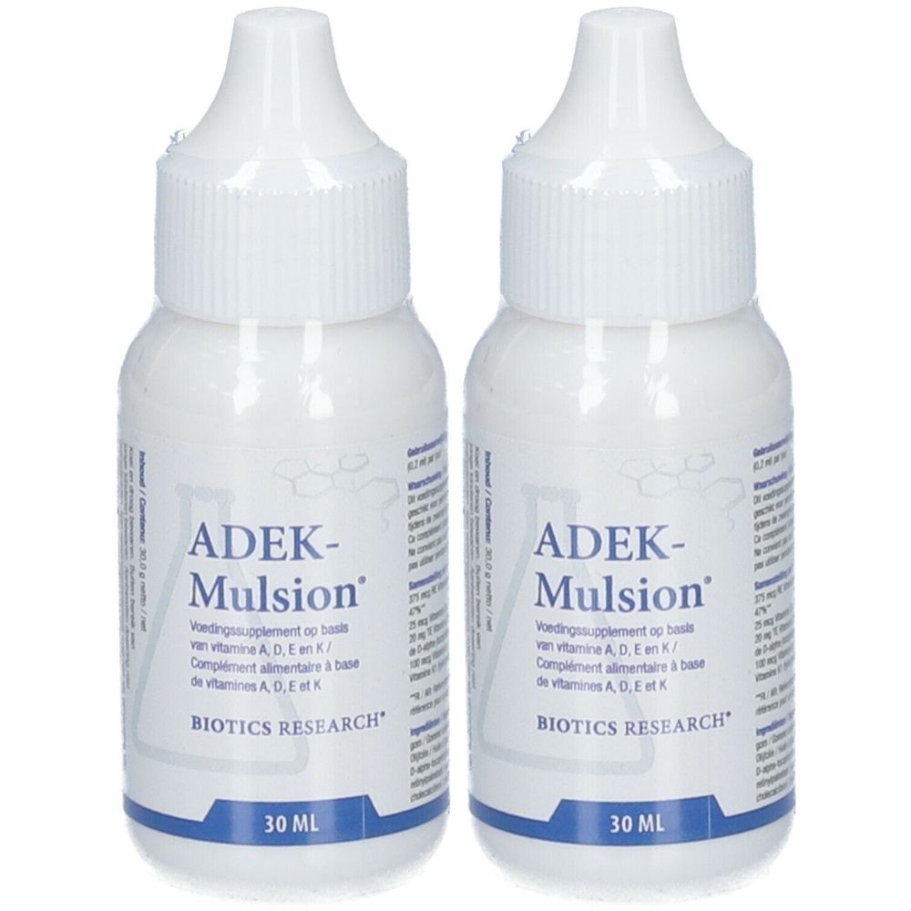 Twee witte flessen met de naam ADEK-Mulsion en het merk BIOTICS RESEARCH. Blauwe accenten en 30 ml aanduiding.