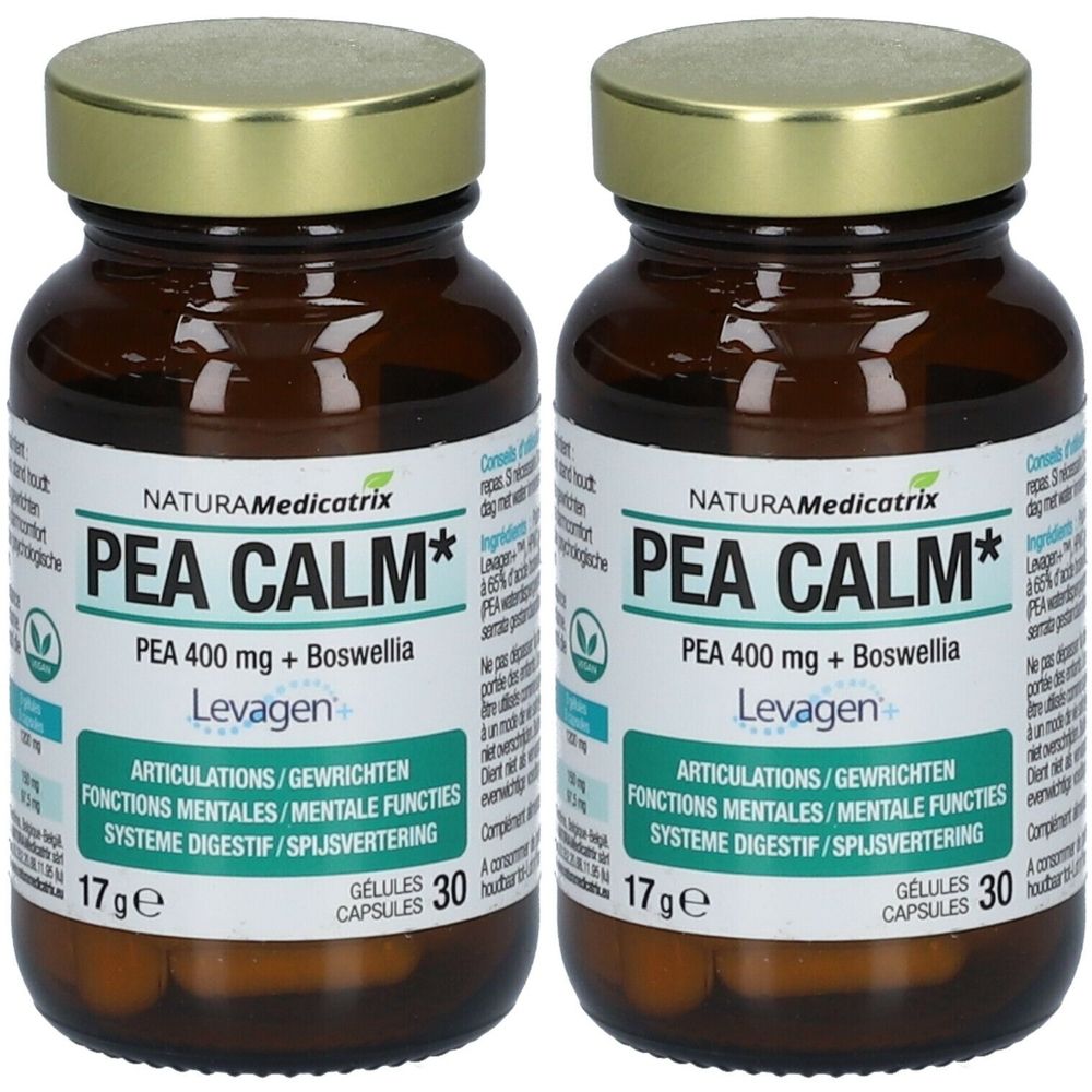 Twee bruine glazen flessen met gouden deksels. Opschrift: PEA CALM, 400 mg + Boswellia. 30 capsules. NATURA Medicatrix.